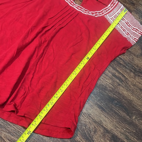 Embroidered Tee - Picture 4 of 9